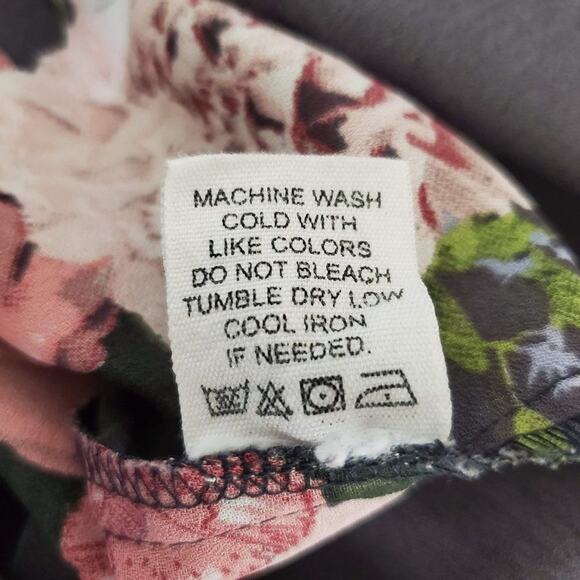 Live 4 Truth Floral Blouse Womens Size S Dark Gray Pink V Neck Cap Sleeve - Picture 11 of 11